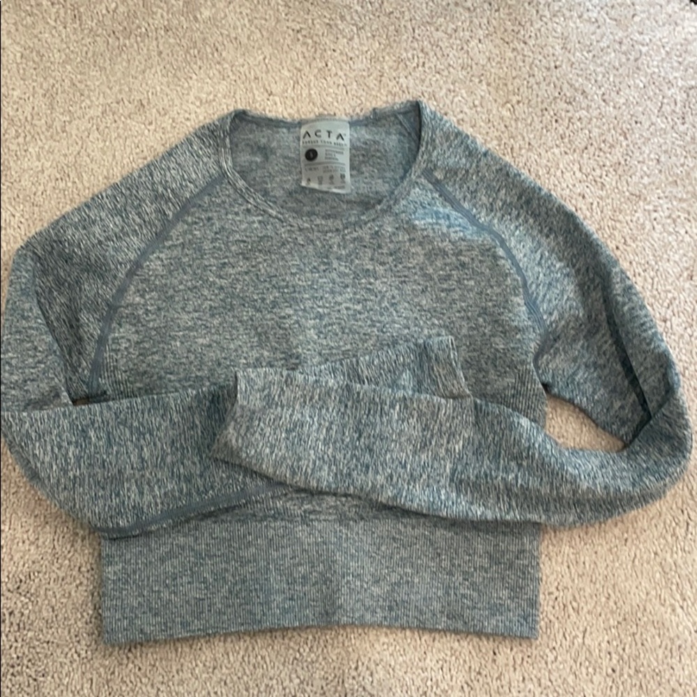 Acta cropped workout top